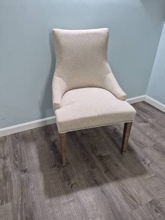 Upholstered Acent Chair 1