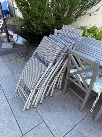 6 folding counter height outdoor bar stools- free 2