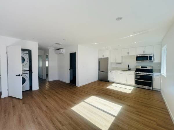 Mission Hills Offering 2-Bedroom ADU With In-Unit Laundry 2
