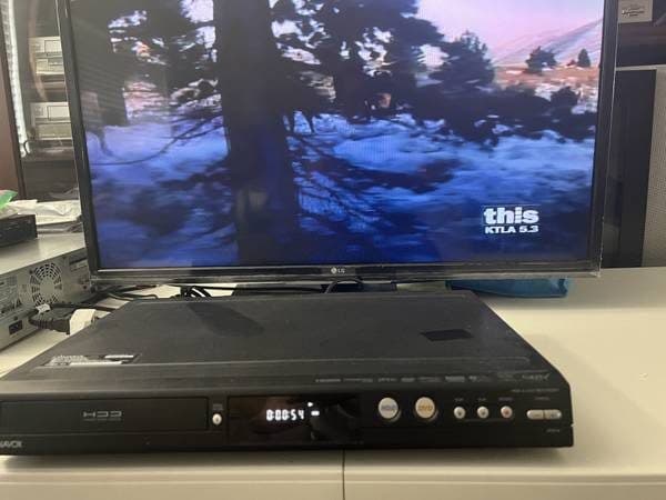 ** MAGNABOX MDR533H/F7 DVD Recorder with 500GB Storage 1