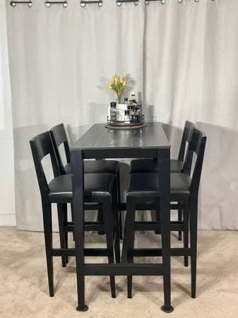 BAR Height Breakfast Bar With 4 Chairs 2