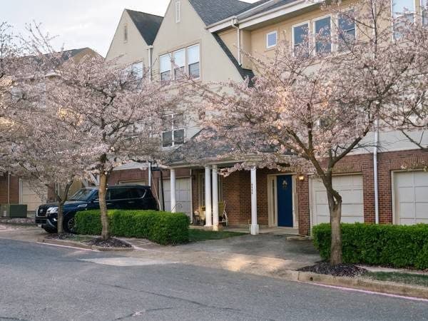Spacious 3 Bed, 2.5 Bath Townhouse – Ideal for Students & Professors | 1