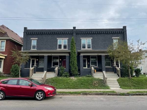 59 E Maynard Avenue 1