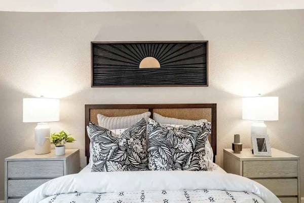 >> CONTEMPORARY ARCHITECTURAL LIVING // HARDWOODS // PET FRIENDLY << 3