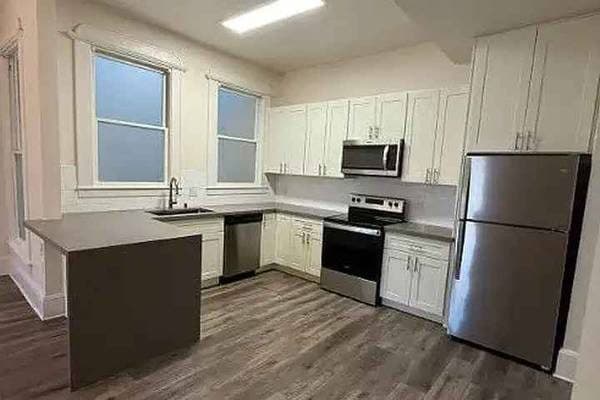>> CONTEMPORARY DESIGN RESIDENCE // POLISHED FLOORS // PET FRIENDLY << 1