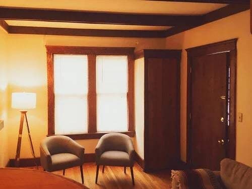 Available July 24th-1 Bedroom apartment in quiet older building in Ker 2