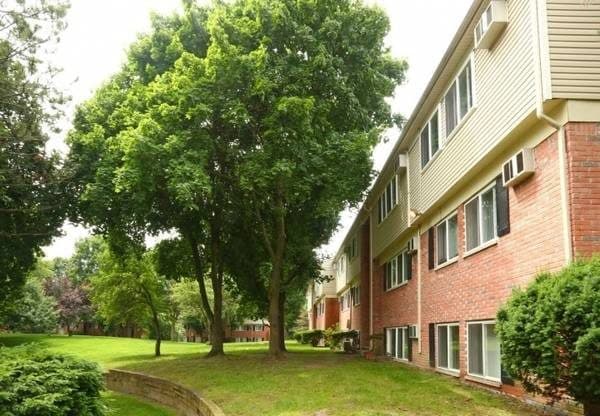 1 Bed, 24-Hour Fitness Center, Ypsilanti MI 1