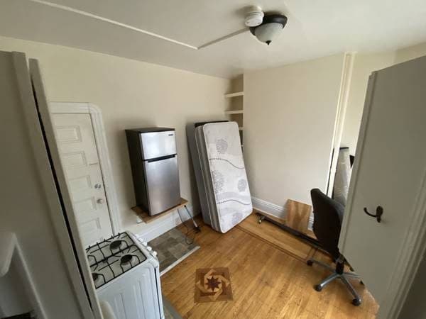 Private room for rent utilities included! 3
