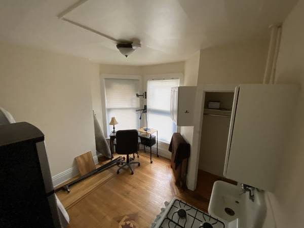 Private room for rent utilities included! 2