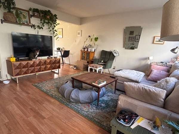 6-Week Sublet for sunny 2BR Los Feliz Apartment 1