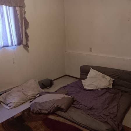 Room for rent in 2 bedroom Townhouse 1