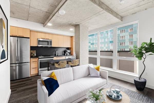TMLP 15-mo. | Easy Access to Link Light Rail, H-Mart Market. 3