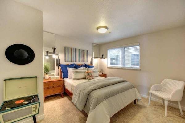 Exclusive 1 BR-Pet Friendly, Steps to Transit, Breathtaking Views 1