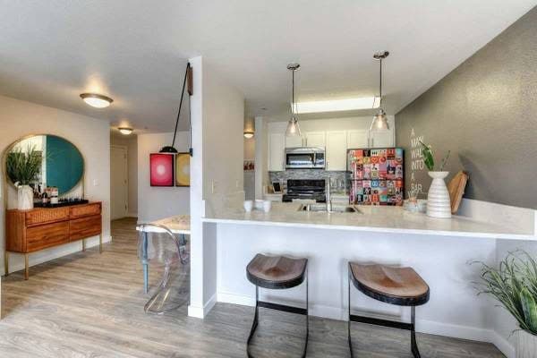 Exclusive 1 BR-Pet Friendly, Steps to Transit, Breathtaking Views 2
