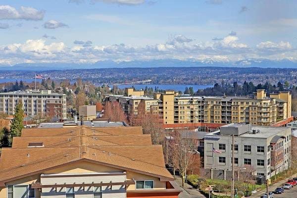 Rooftop Amenity Space With Views of the Cascades and Mt. Rainier! 3