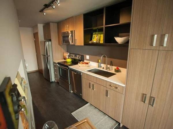 TMLP 13-mo. | Stainless Steel Appliances 1