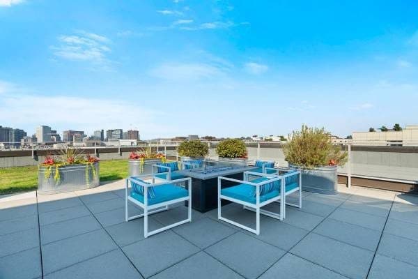 Summer Hammocks, Quartz Countertops, Stainless Appliances 1