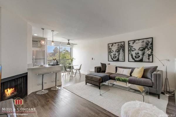 Large Closets + Pool & Spa + F/P + Renovated 1 Bedroom in Koreatown 2