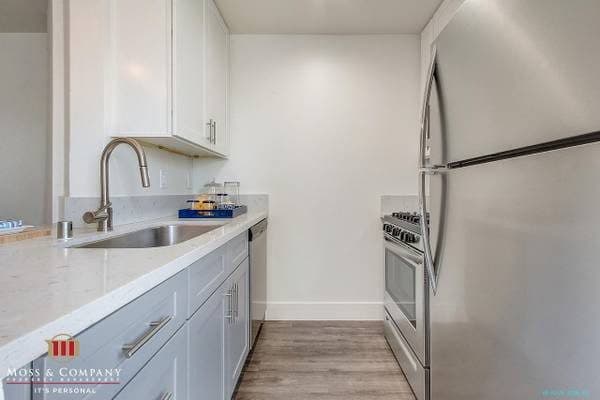 Large Closets + Pool & Spa + F/P + Renovated 1 Bedroom in Koreatown 3