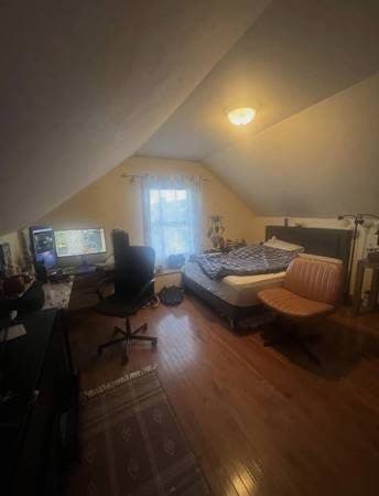 Room available South Medford 9/1 1