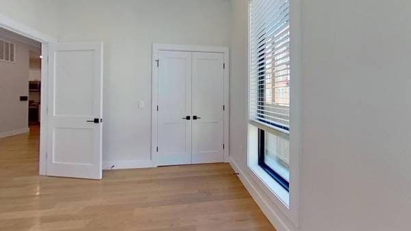 ALL UTILITIES INCLUDED! Luxury Room for Rent 3