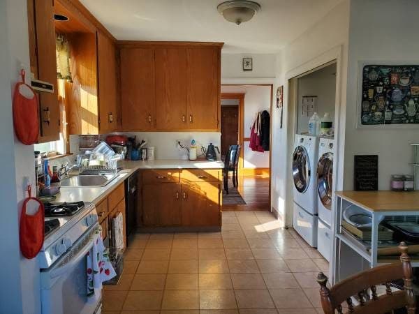 Room available Sept. 1st in 3BR/1BA in Somerville, woman preferred 1