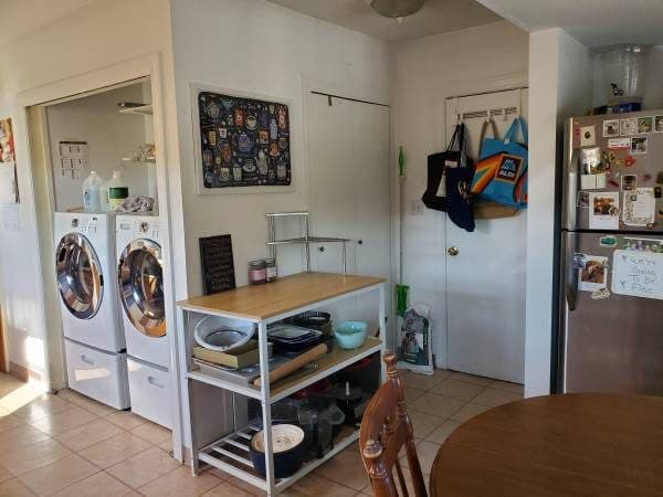 Room available Sept. 1st in 3BR/1BA in Somerville, woman preferred 3