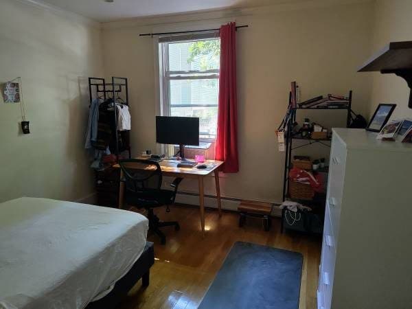 Room in 2 BR ground floor unit - 1600$/m + utilities 1