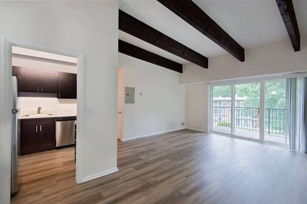 Pet-friendly, Swimming pool and sundeck*, Dog park 1