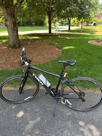 Trek 7.3 FX Hybrid Men's Bike – 17.5” Frame – 700x32 Tires  - As Is 2