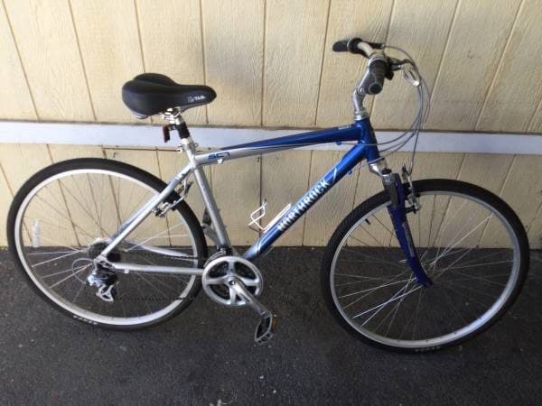 NorthRock Hybrid/Comfort bike. Size 20” Aluminum-Front Shock. EXC 2