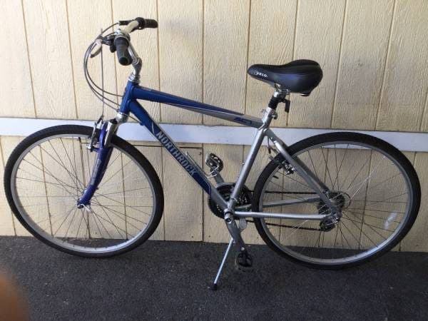 NorthRock Hybrid/Comfort bike. Size 20” Aluminum-Front Shock. EXC 3