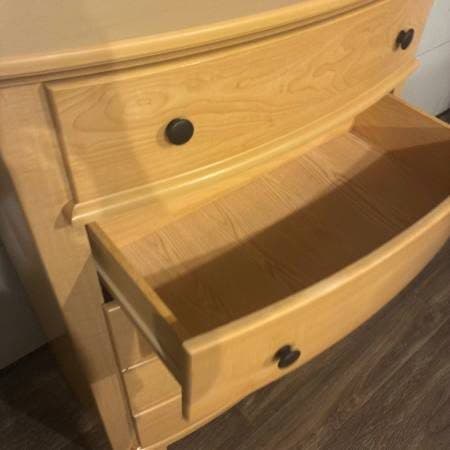 HUGE 5-Drawer Dresser w/ Black Knobs, Light Maple Finish 2
