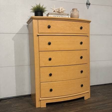 HUGE 5-Drawer Dresser w/ Black Knobs, Light Maple Finish 1