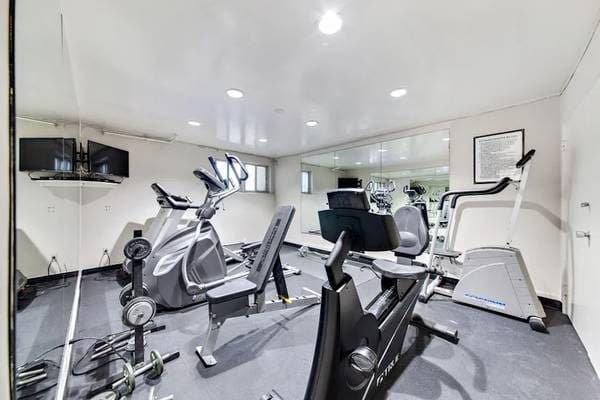 Private room for rent (Female preferred) 2