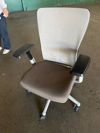 Haworth Zody Task Chairs-Brn-Beige 3