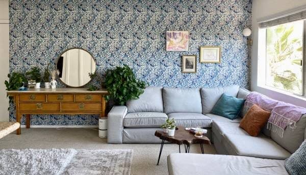 Roommate Wanted: Shared Walkable WeHo 1BR Apt Pool, Sauna,Gym, Parking 1