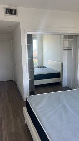 Spacious private room/private bath in Larchmont 2