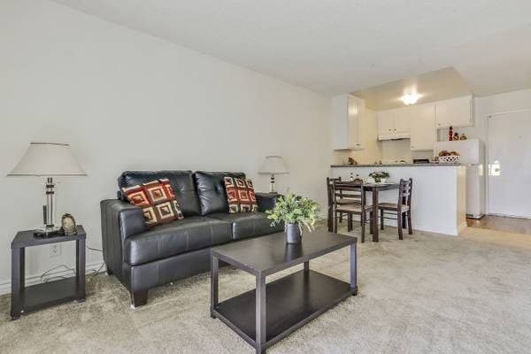 West Los Angeles /Culver City EXECUTIVE w/ Breakfast Bar, 1 Month Free 1