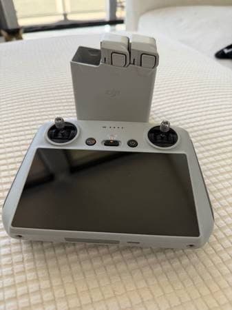 DJI RC and DJI mini 3 pro batteries 1