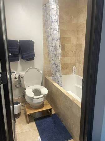 Beautiful August Sublet in Los Feliz - Primary Bedroom w/ Ensuite 2