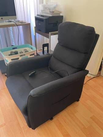 Electric recliner, excellent shape, must sell 3