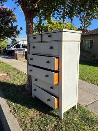 Free dresser 1