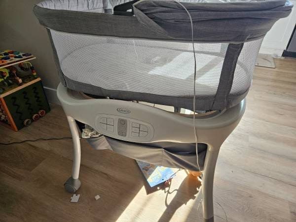 Graco bassinet rocker 1