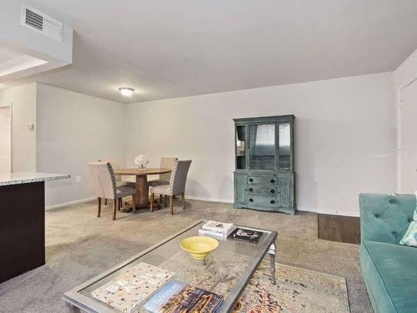 1 BD, Gas Range, Window Coverings 3