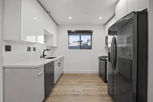 One Bedroom One Bath w/ Washer & Dryer Minutes to the Netflix, Sunset 2