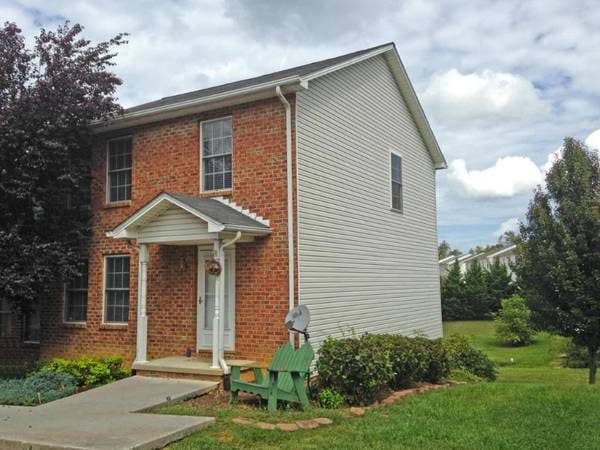 Brick End Unit Townhouse 1
