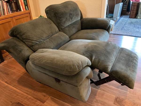 Electric loveseat recliner couch/sofa 2