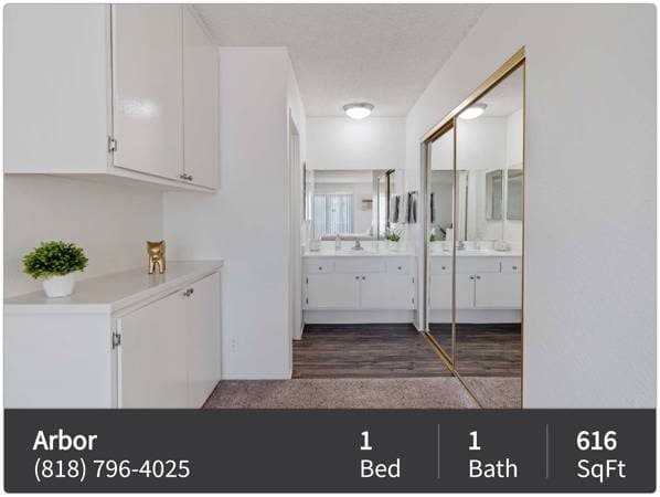 Must-see! 1 bed/ 1 bath / 616 sq ft townhome in Studio City 2