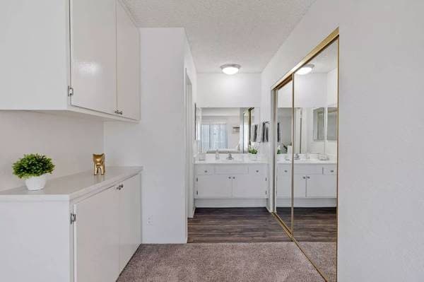 Must-see! 1 bed/ 1 bath / 616 sq ft townhome in Studio City 3